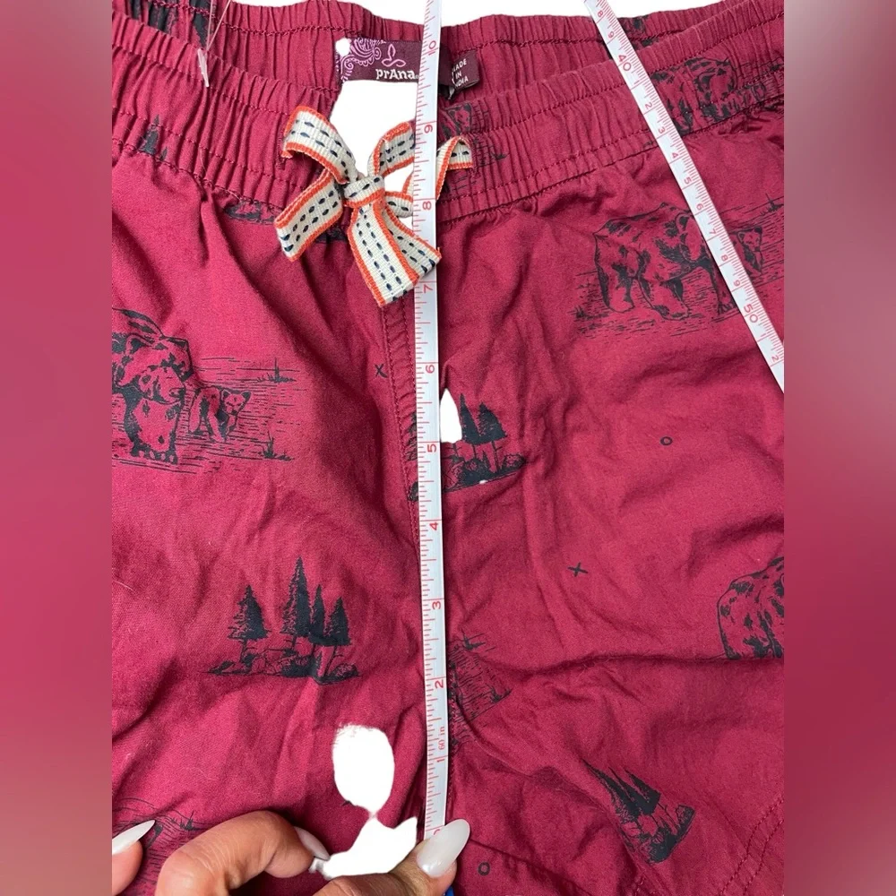 Prana oraganic cotton bear and pines print red and black shorts size S